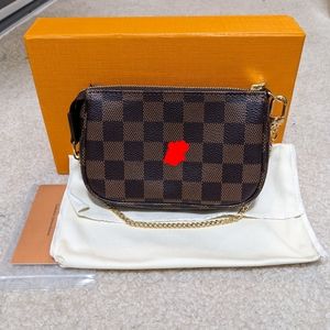 Checkered mini pochette